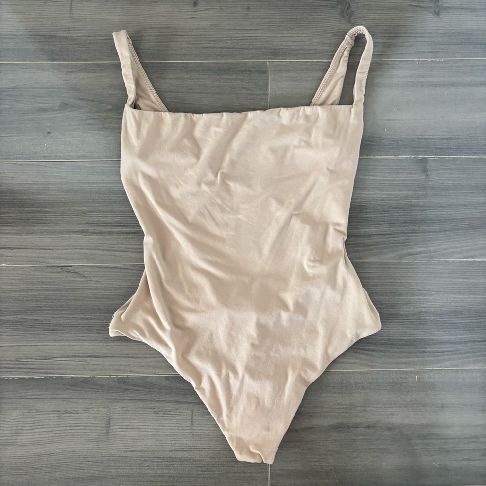 Skims bodysuit!!